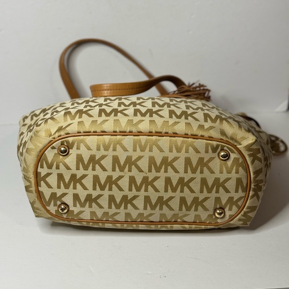 Michael Kors Jet Set Large Gathered Tote Beige/Camel Jaquard - Picture 6 of 12